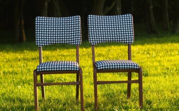 Co wybrać - krzesła czy hokery?