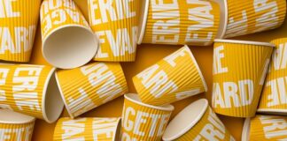 Czy plastik rysuje panele?