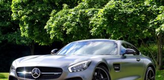 Ile pali Mercedes E klasa?