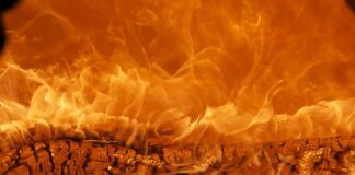 Do kogo należy marka Infiniti?